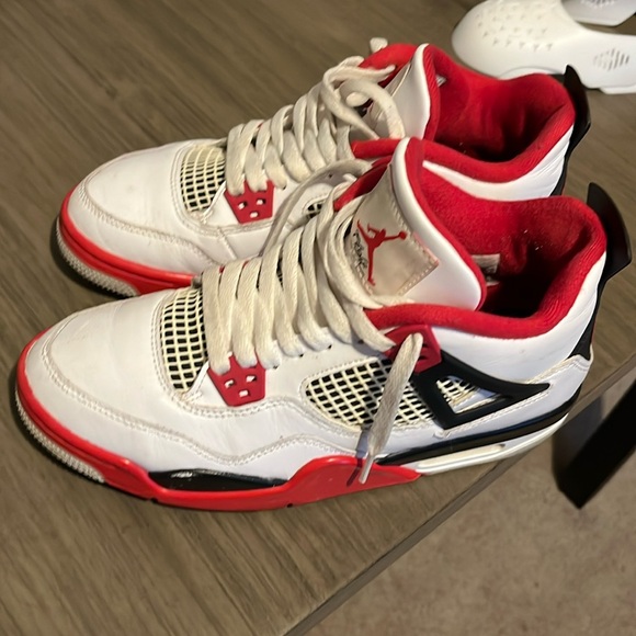 Jordan 4 Size 7Y